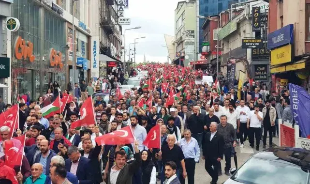 Binlerce kişi İsrail'e tepki, Filistin'e destek için yürüdü
