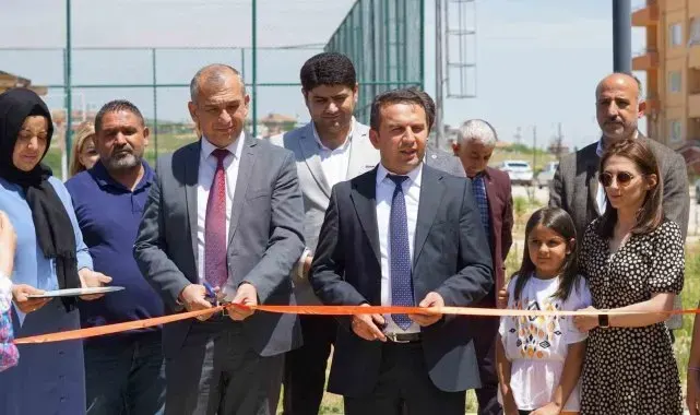 Depremzede Usta Öğreticisinden anlamlı sergi