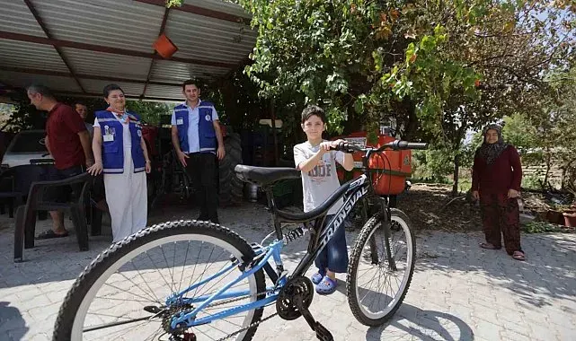 Yangında bisikleti yanan Umut'un bisiklet sevinci