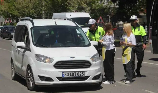Trafik Haftası'nda sürücüler bilgilendirildi