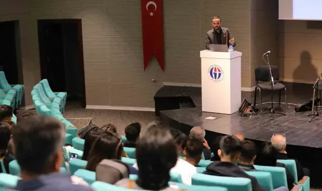 GAÜN'de TMDK Konferansı