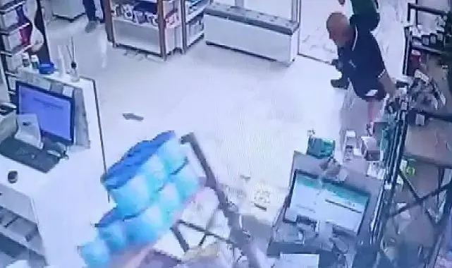 Fırtınada camları patlayan eczanedeki panik anları kameraya yansıdı