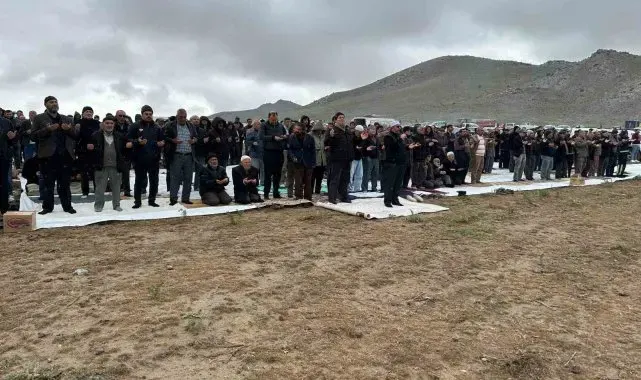 Karapınar'da yağan yağmurlar için şükür duası yapıldı