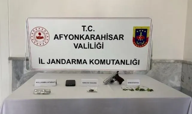 Jandarma uyuşturucu ile kurusıkı tabanca yakaladı