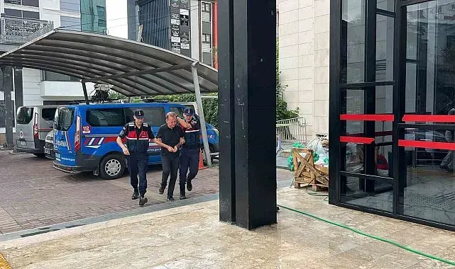 Alanya'da eşini ve kayınvalidesini bıçakladıktan sonra intihar girişimini canlı yayınlayan şahıs tutuklandı
