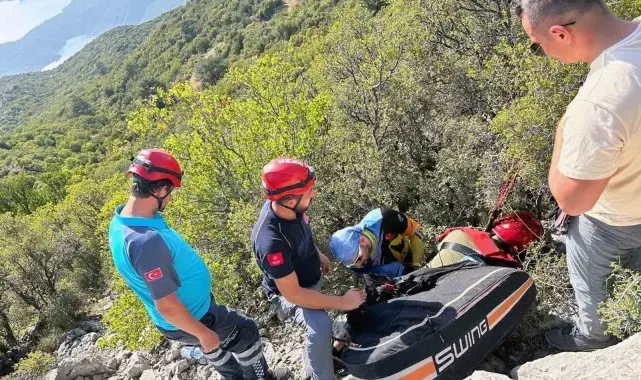 Paraşüt kazasında yaralanan şahsı UMKE ve JAK ekipleri kurtardı