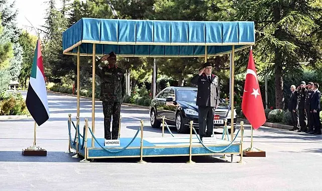 Genelkurmay Başkanı Bayraktaroğlu, Sudanlı mevkidaşı Elatta ile görüştü