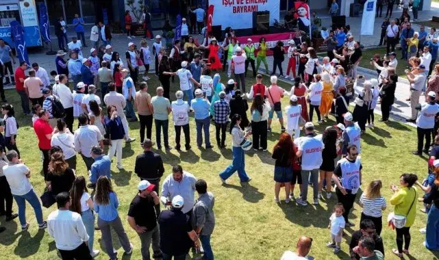 Kuşadası Belediyesi'nde 1 Mayıs coşkuyla kutlandı