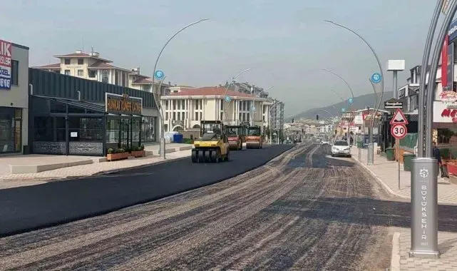 Körfez Mevlana Caddesi'nde üstyapı tamamlandı