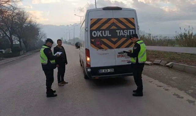 Osmaniye'de jandarmadan okul servislerine denetim