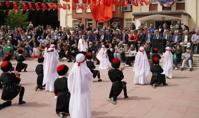 Altınova'da 23 Nisan coşkusu