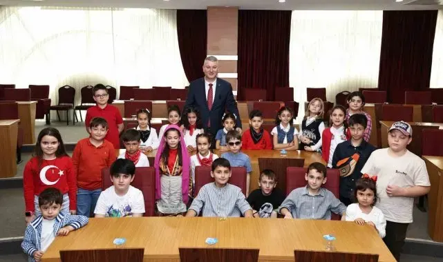 Serdivan Belediyesi Meclisi'nde söz hakkı çocukların