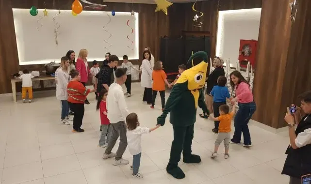 Mısır kostümü ile özel eğitimli çocuklara unutulmaz anlar yaşattılar