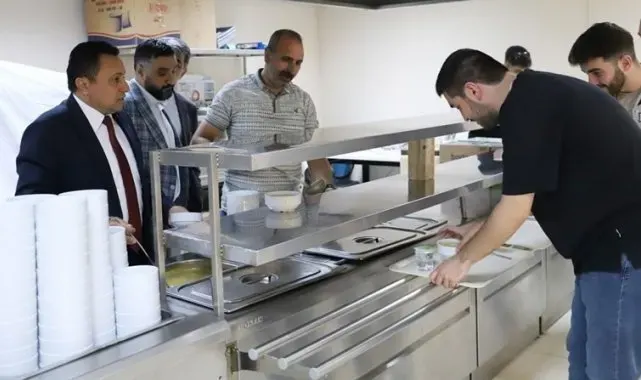 Amasya Üniversitesi'nden sınavlara hazırlanan öğrencilere çorba ikramı
