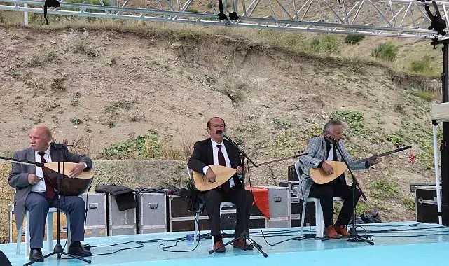Âşık Sümmani, memleketi Narman Samikale'de yad edildi