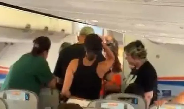 Antalya Havalimanı'nda yolcular uçakta saatlerce bekledi, bagaj krizi yaşadı