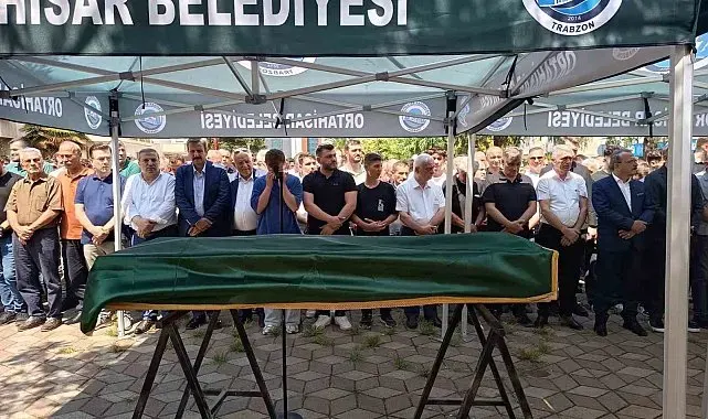 Erzurum'da motor kazasında hayatını kaybeden amatör futbolcu Tonya'da toprağa verildi