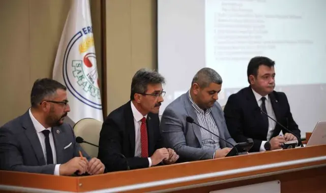 Erenler'de yeni dönemin ilk meclis toplantısı yapıldı