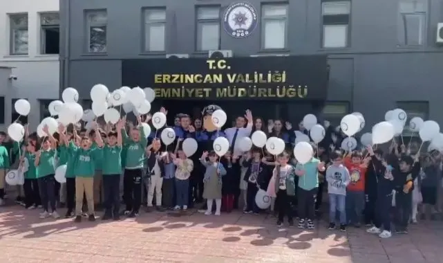 Minik öğrenciler Polis Haftasında polisleri unutmadılar