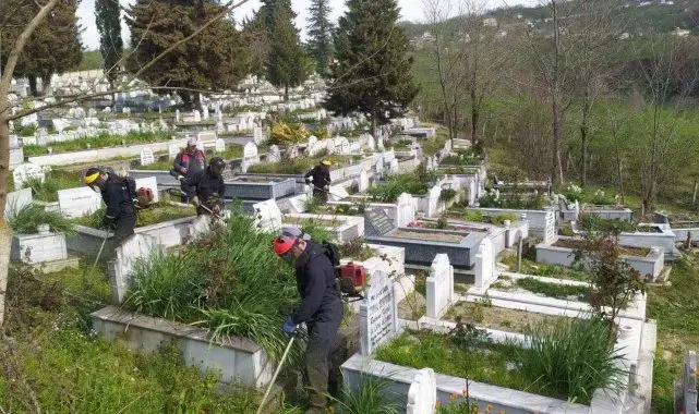 Ordu'da şehitlik ve mezarlıklarda bayram temizliği