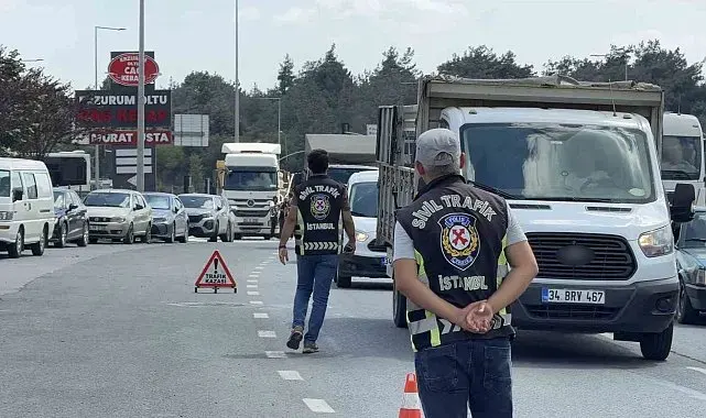 Arnavutköy'de hafriyat kamyonlarına sıkı denetim: 70 sürücü ve araç sahibine 701 bin lira ceza