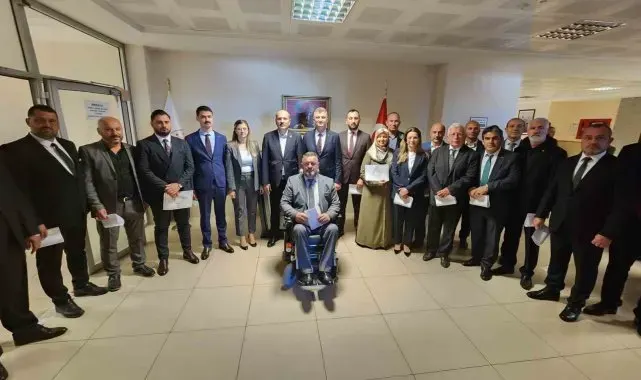 Başkan Sezer mazbatasını aldı