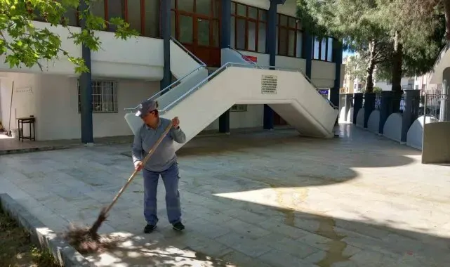Söke Belediyesi, Ramazan Bayramı öncesinde camileri temizliyor