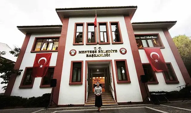 Muğla'nın 100 yıllık tarihi belediye binası vakıflara geçiyor