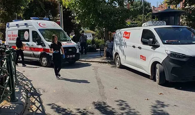 Hatalı park ambulansa geçit vermedi