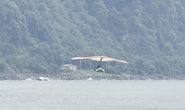 Artvin sahillerinde uçan bot gösterisi ilgi çekti