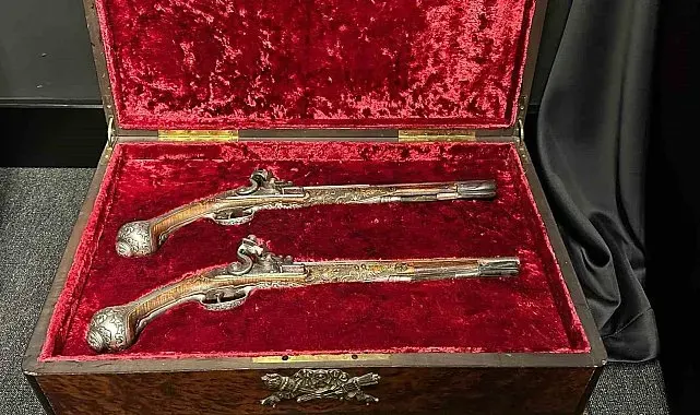 Osmanlı Hanedanı'nın özel eserleri müzayedede görücüye çıkıyor