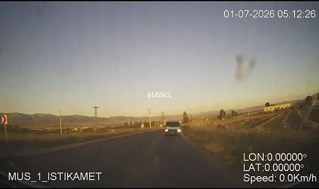 Muş'ta ters yönde ilerlerken ambulansın kamerasına takılan sürücüye ceza