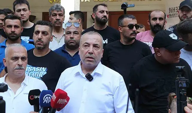 Adana Demirspor taraftarı bariyeri yıkıp belediyeye girmeye çalıştı