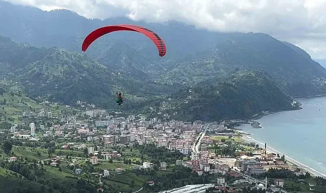 Artvin'de Yamaç Paraşütü Türkiye Şampiyonası heyecanı başladı