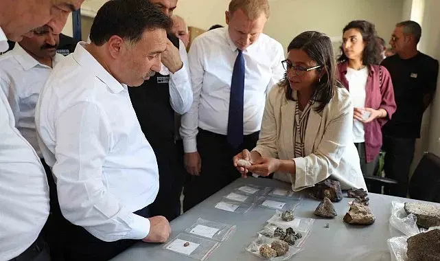Vali Çiçek, Eğriköy Höyük Kazı Alanı'nı ziyaret etti