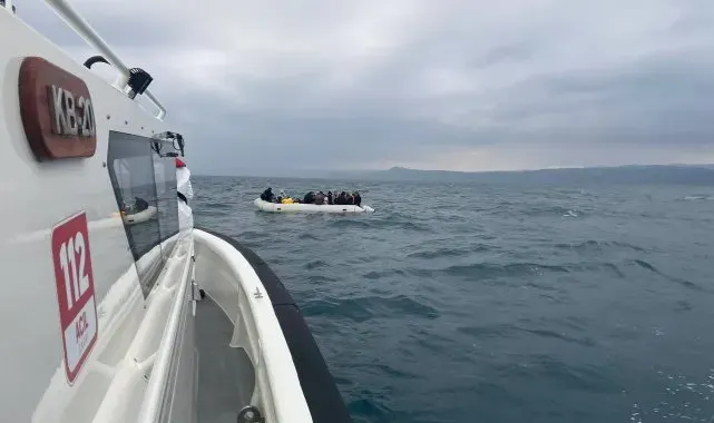Ayvacık açıklarında 43'ü çocuk, 106 kaçak göçmen yakalandı