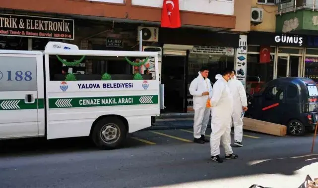 Yalova'da çöp evde emekli öğretmenin cansız bedeni bulundu