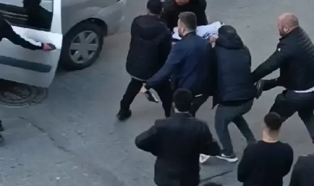 Arnavutköy'de sokakta gördüğü husumetlisine kurşun yağdırdı
