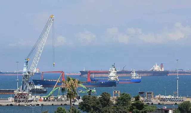 Samsun açıklarında gemi yoğunluğu