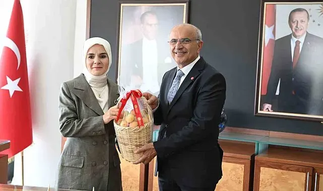 Bakan Göktaş: "Çok iyi bir kütüphane olmuş"