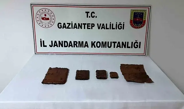 Gaziantep'te deri üzerine İbranice yazılı 5 tarihi eser kitap ele geçirildi: 4 gözaltı
