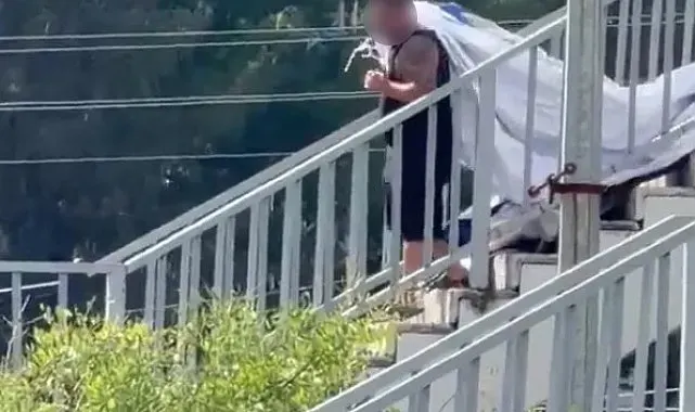 Cumhurbaşkanı Erdoğan'ın pankartını söküp zarar veren şahıs tutuklandı