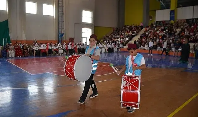 Bulanık'ta TÜGVA yaz okulu coşkusu: 2 bin 500 öğrenci mezuniyet sevinci yaşadı