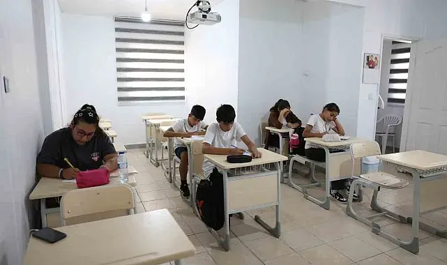 Didim Belediyesi Eğitim Destek Atölyesi'nde matematik eğitimi