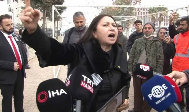 Çocuğunu enkazda kaybeden anne adliye önünde feryat etti