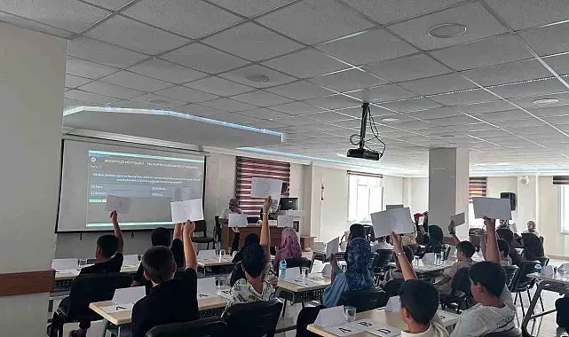 Bozkır'da Yaz Kur'an Kursları öğrencileri bilgi yarışmasında yarıştı