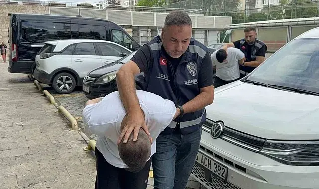 Trafikte yol verme tartışmasında dehşet saçan 2 şüpheli tutuklandı