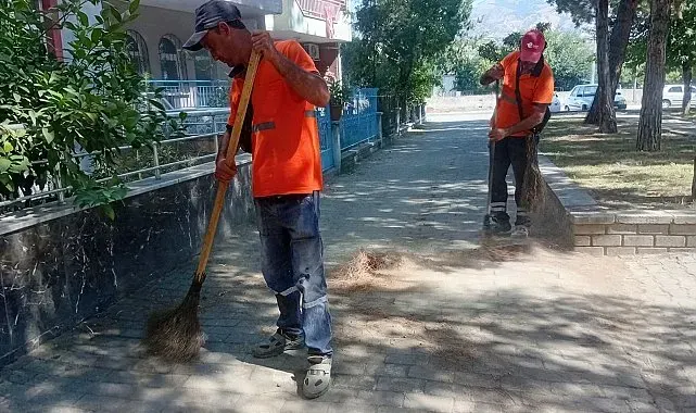 Efeler'de kapsamlı temizlik mesaisi