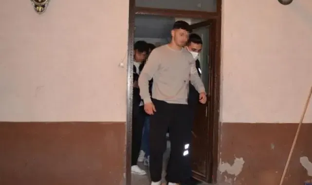 17 yaşındaki Metehan, sokakta bıçaklı saldırıya uğradı