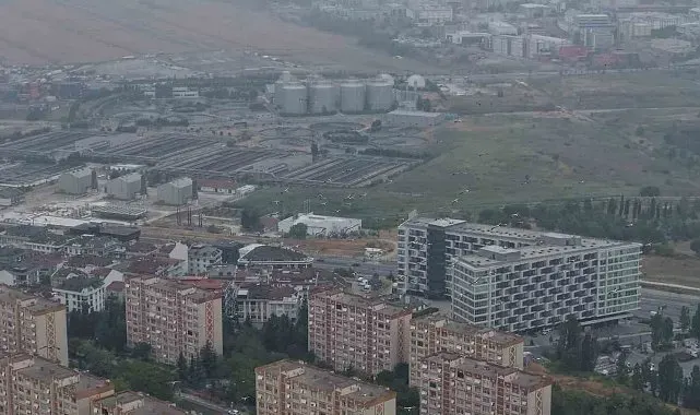 İstanbul'da yaz günü kış havası: Leylekler göç yolunda